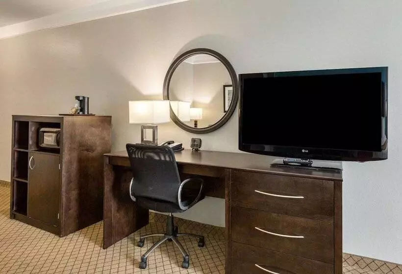 スイート, Comfort Suites At Katy Mills