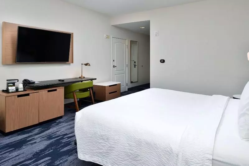 キングサイズベッドのスタンダードルーム, Fairfield Inn & Suites Goshen Middletown