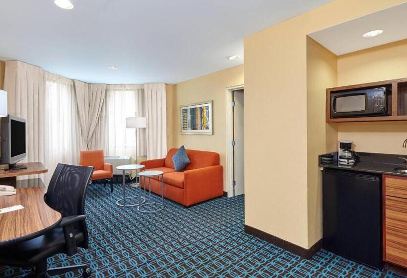 סוויטת אקזקיוטיב, עם מיטת קינג, Fairfield Inn And Suites Chicago Lombard