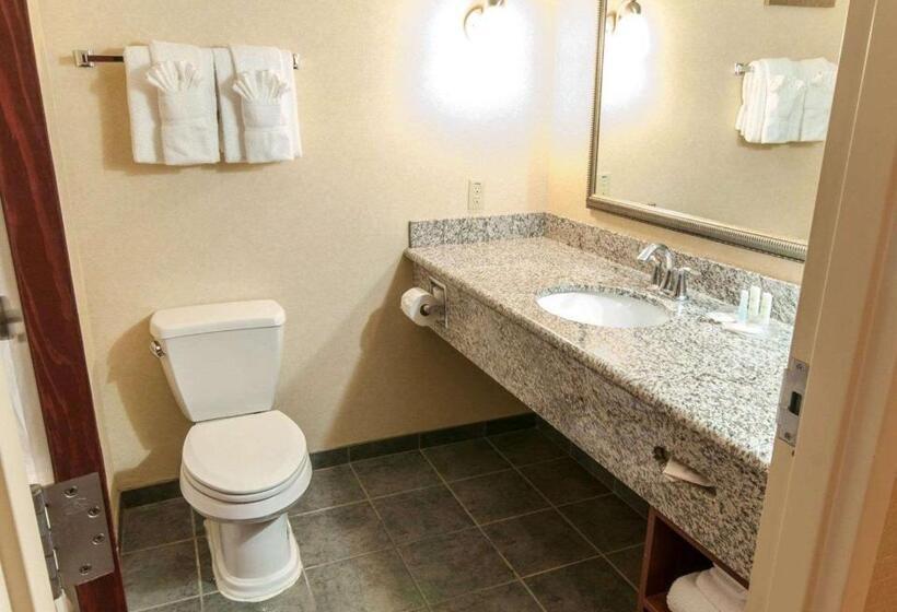 スイート, Spark By Hilton Exton