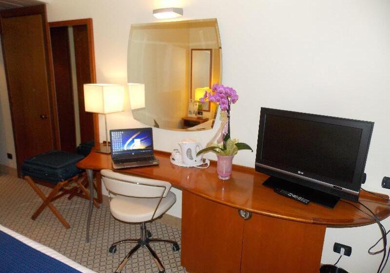 חדר סטנדרט עם מיטת קינג, Hilton Garden Inn Rapid City