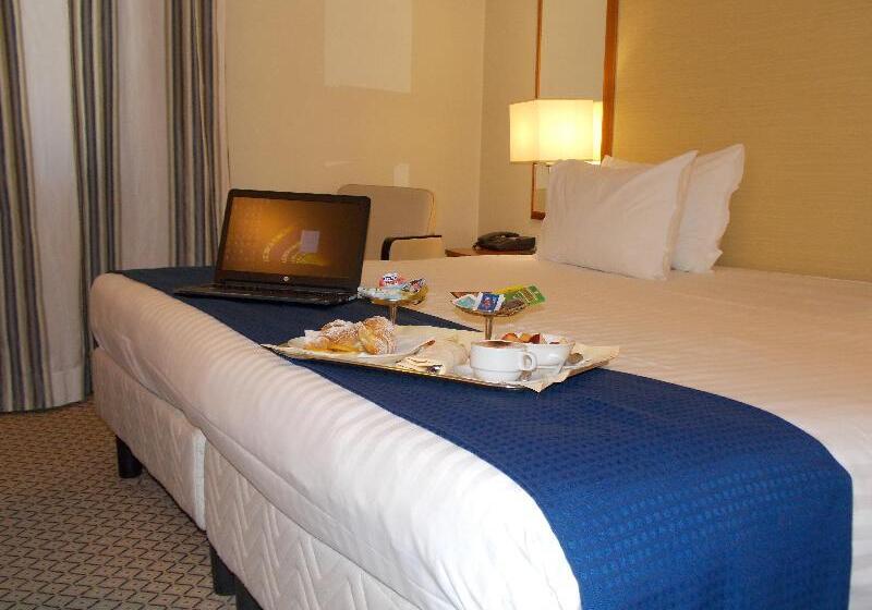 חדר סטנדרט עם מיטת קינג, Hilton Garden Inn Rapid City