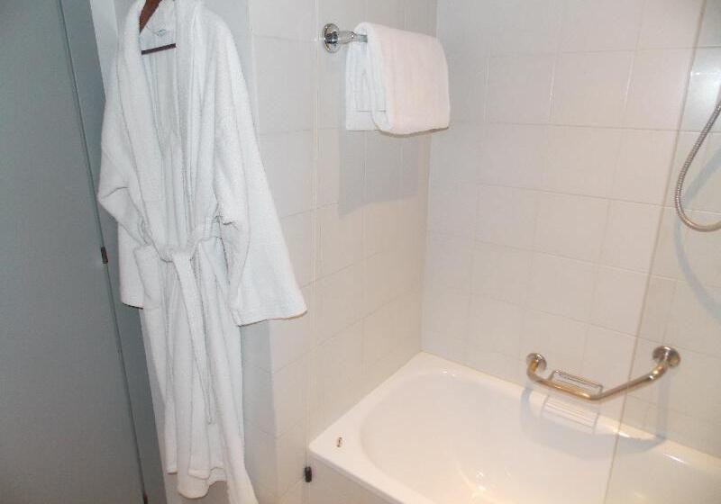 חדר סטנדרט עם מיטת קינג, Hilton Garden Inn Rapid City