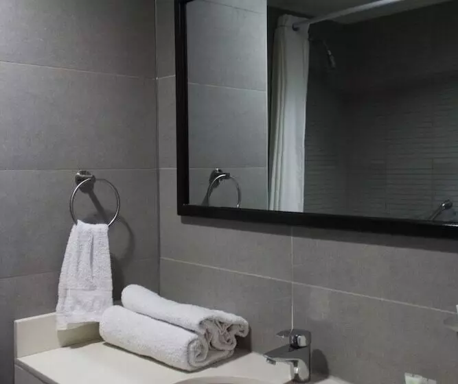 اتاق استاندارد سه نفره, Gavina Express Iquique