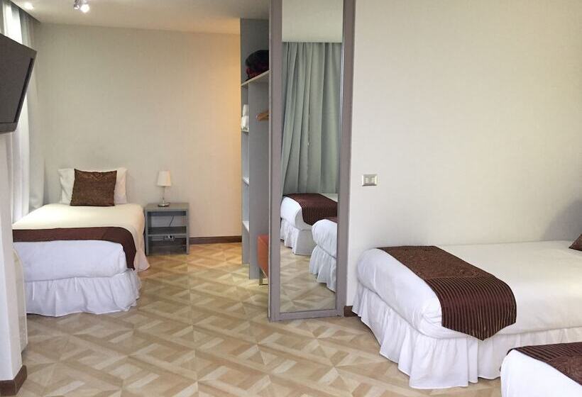 标准三人间, Gavina Express Iquique