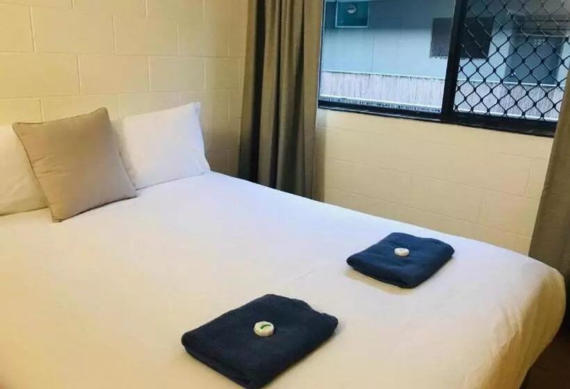 エコノミートリプルルーム, Koala Beach Resort Cairns