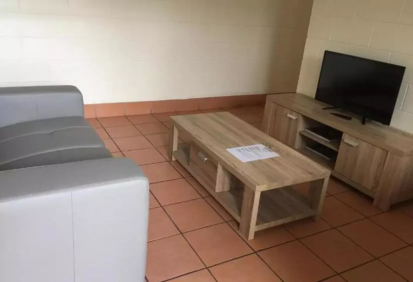 エコノミートリプルルーム, Koala Beach Resort Cairns