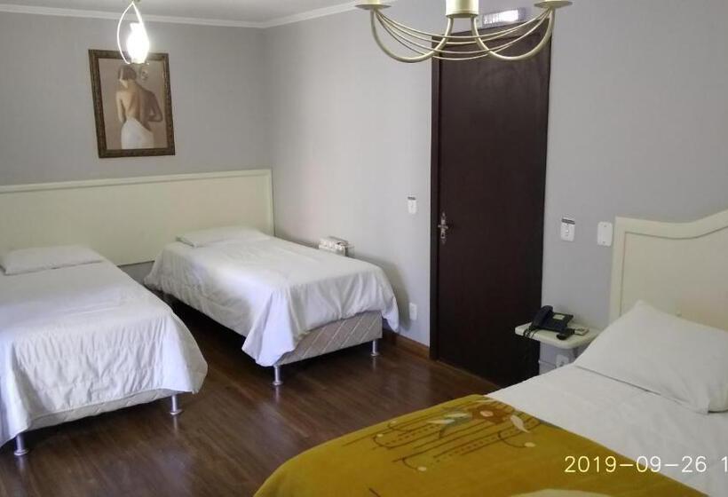 غرفة قياسية رباعية, Pousada Do Verde Gramado