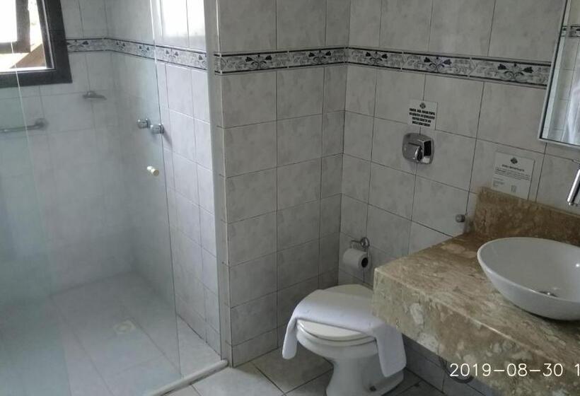 غرفة قياسية رباعية, Pousada Do Verde Gramado