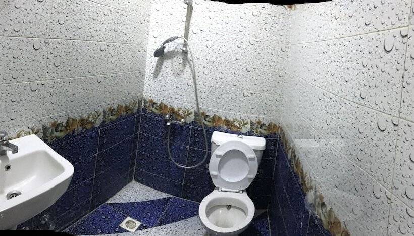 اتاق استاندارد سه نفره, The Emerald