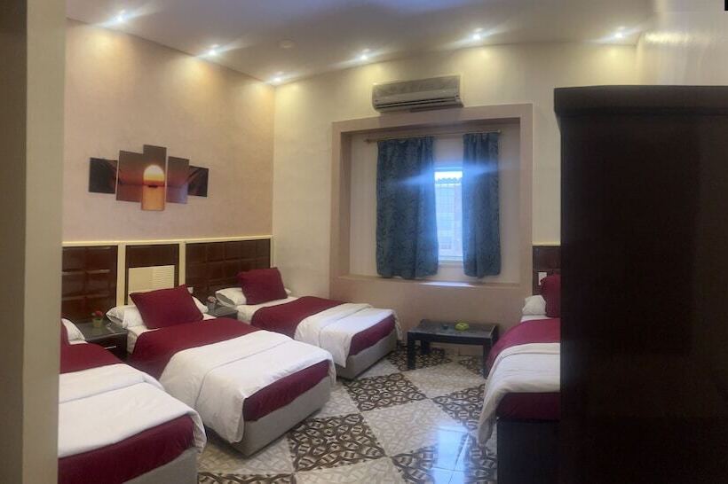 اتاق استاندارد سه نفره, The Emerald