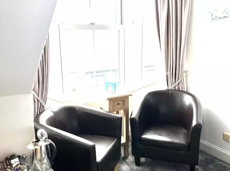 اتاق اکونومی, Bythesea Guest House
