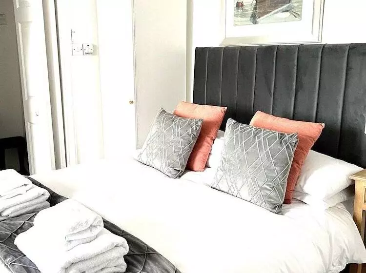 اتاق اکونومی, Bythesea Guest House