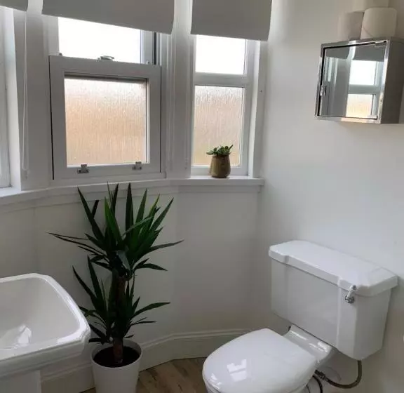 اتاق لوکس با تخت بزرگ, Bythesea Guest House