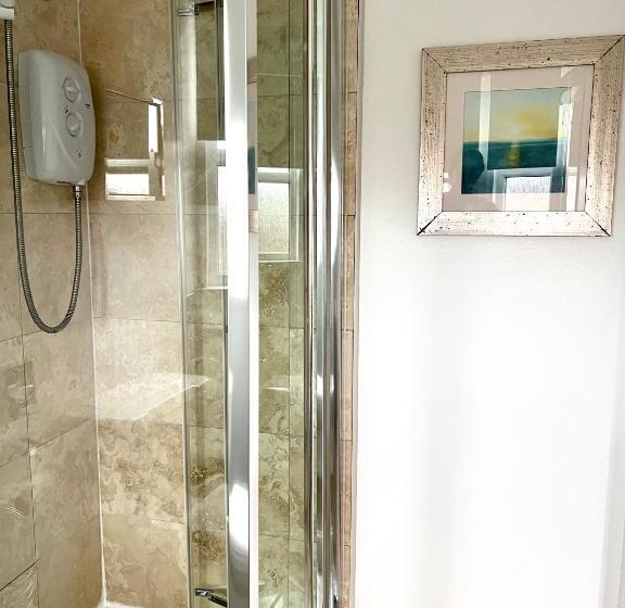 キングサイズベッドのデラックスルーム, Bythesea Guest House