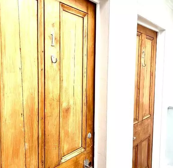 اتاق استاندارد با چشم‌انداز دریا, Bythesea Guest House