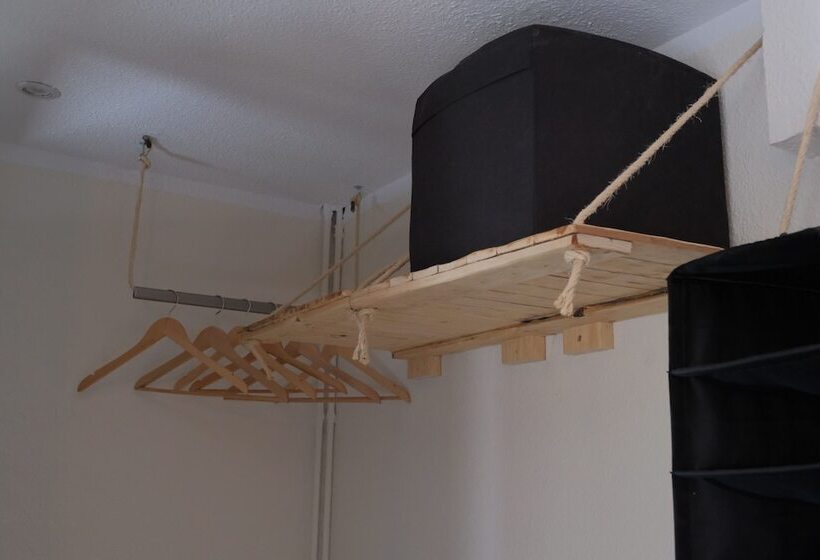 اتاق اکونومی, Arbre De Neu