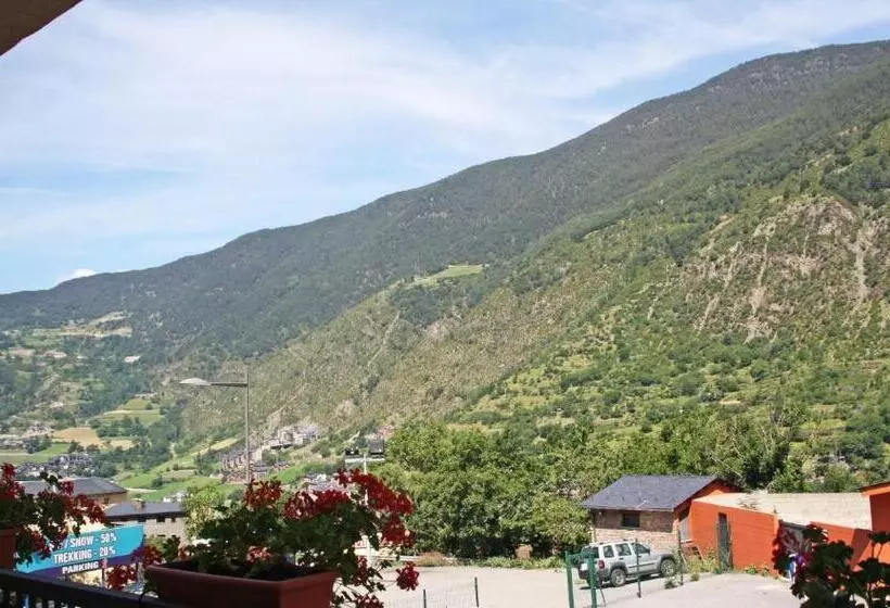 اتاق سوپریور, Arbre De Neu