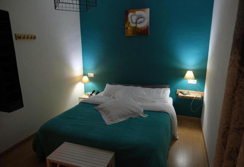 اتاق سوپریور, Arbre De Neu