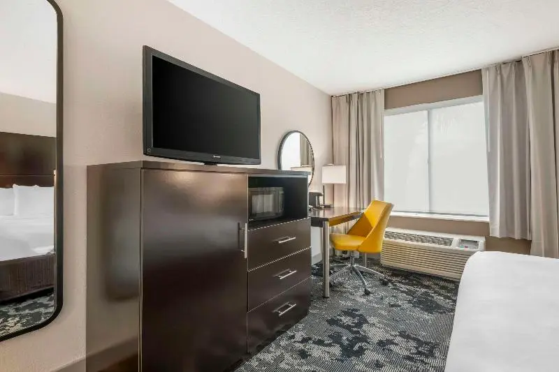 キングサイズベッドのスタンダードルーム, City Express by Marriott Orlando International Drive