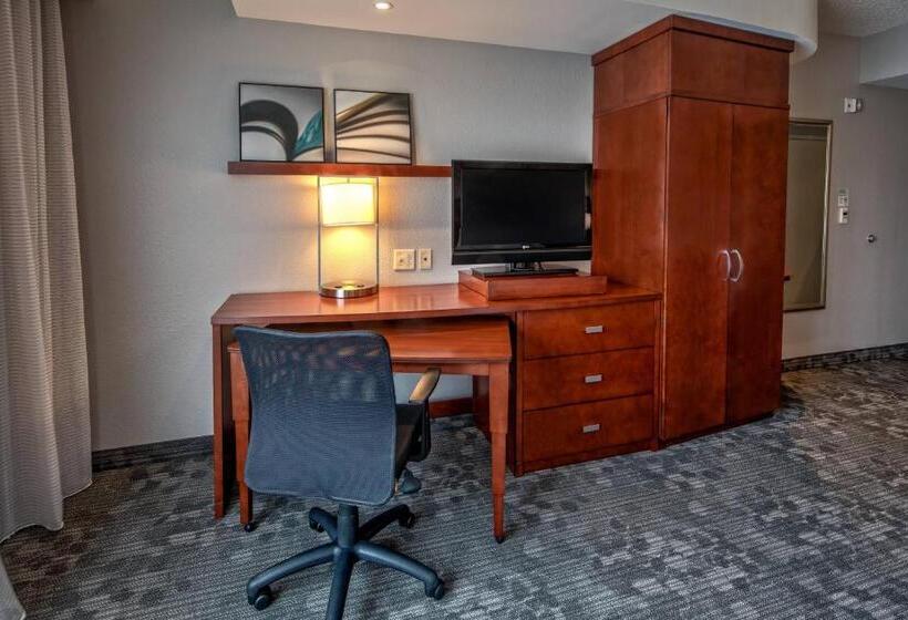 Номер Стандарт, Courtyard Newport News Airport
