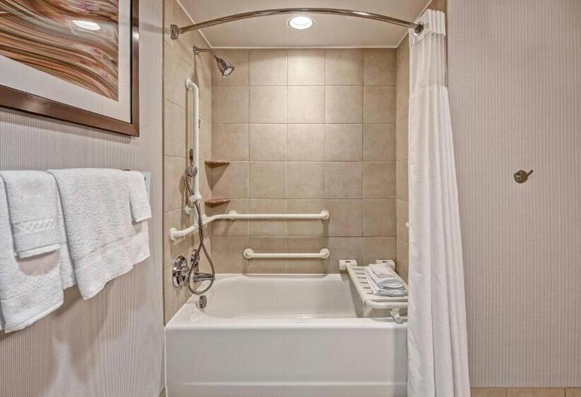 스위트, Courtyard Newport News Airport