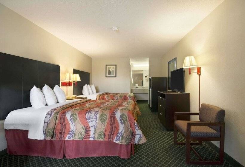 غرفه قياسيه سريرين مزدوجين, Days Inn By Wyndham Alma