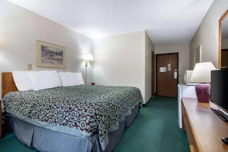 キングサイズベッドのスタンダードルーム, Econo Lodge Oacoma