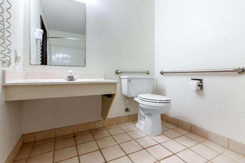 غرفة قياسية سرير كينج, Econo Lodge Oacoma