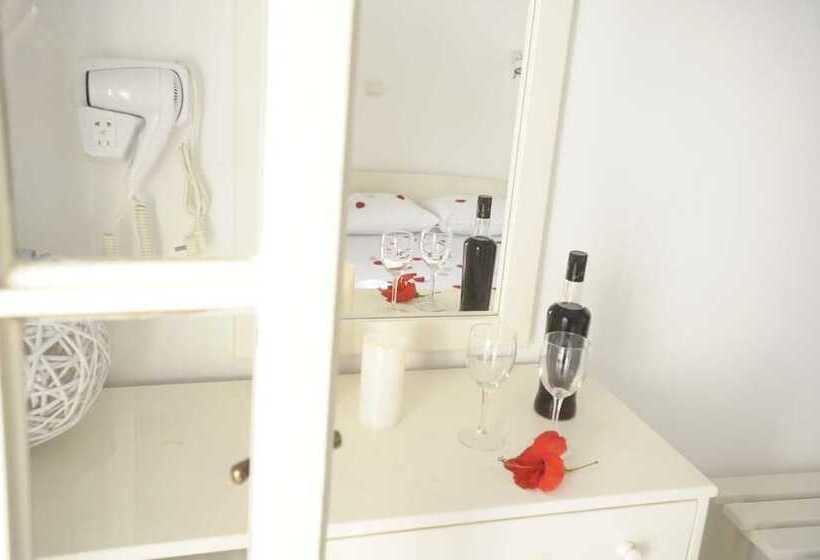 غرفة قياسية مطلّة علي البحر, Galatis Beach