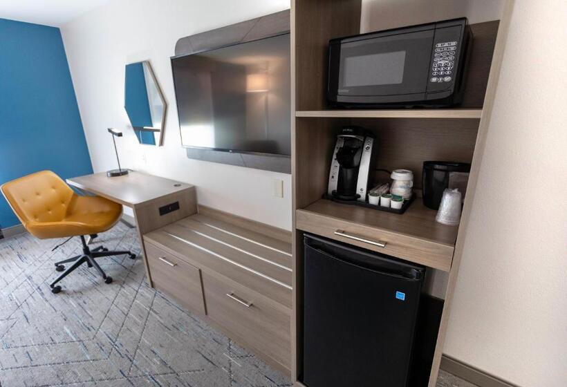 Стандартный Номер Кровать Кинг, Holiday Inn Express & Suites   Huntsville Airport, An Ihg