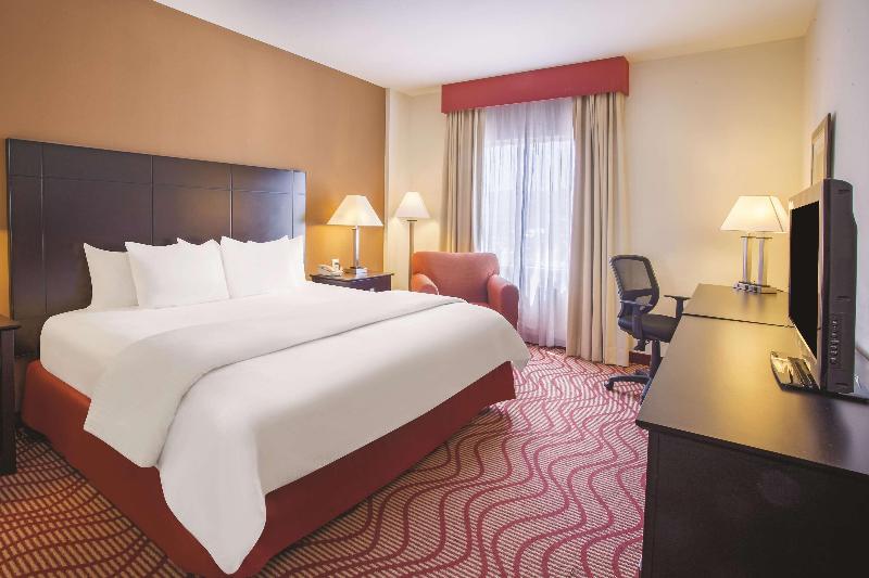 غرفة قياسية سرير كينج, La Quinta By Wyndham San Luis Potosi