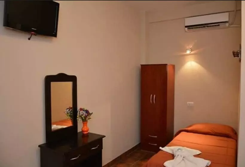 اتاق استاندارد سه نفره, Pacha