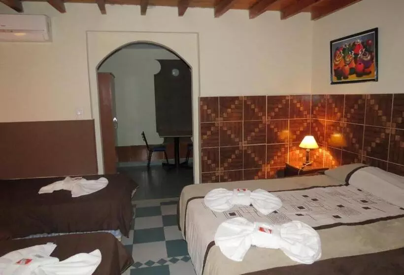 اتاق پنج‌تخته استاندارد, Pacha