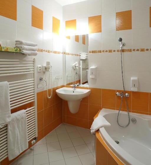 غرفة سوبيريور, Palace