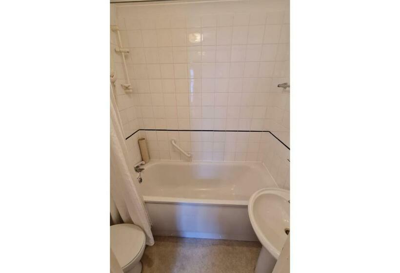 اتاق استاندارد یک نفره, The Richmond