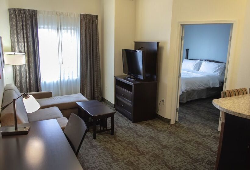 סוויטה, Staybridge Suites Minot, An Ihg
