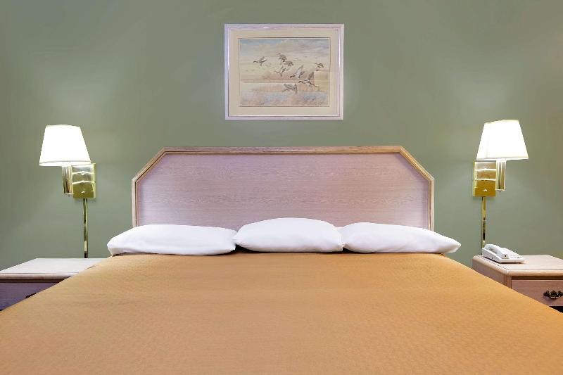 غرفة قياسية سرير كينج, Super 8 By Wyndham Kosciusko