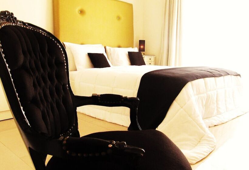 스탠다드 룸, The Aknac