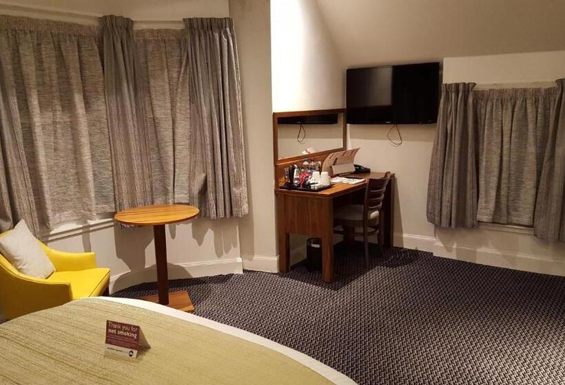 غرفة قياسية, The Cross Keys