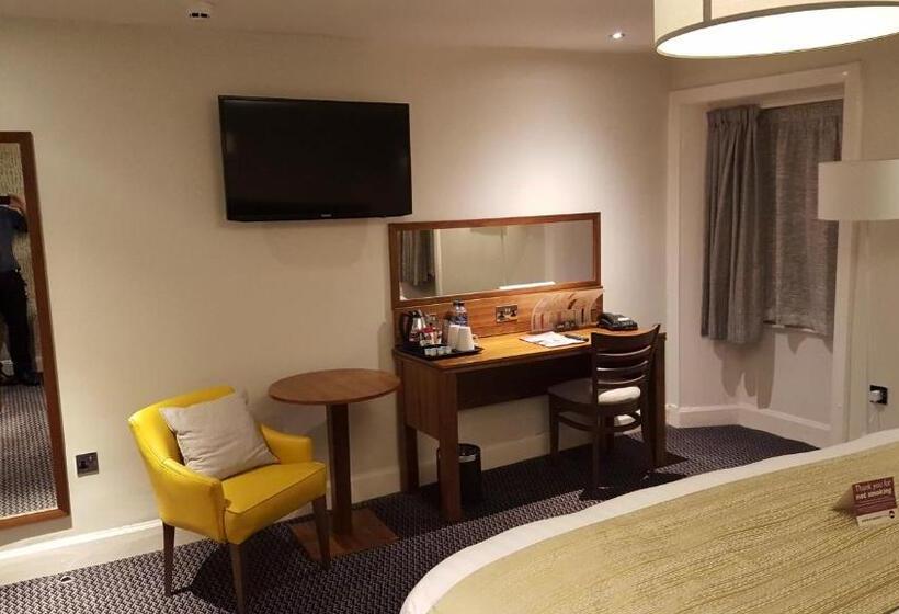 غرفة قياسية, The Cross Keys