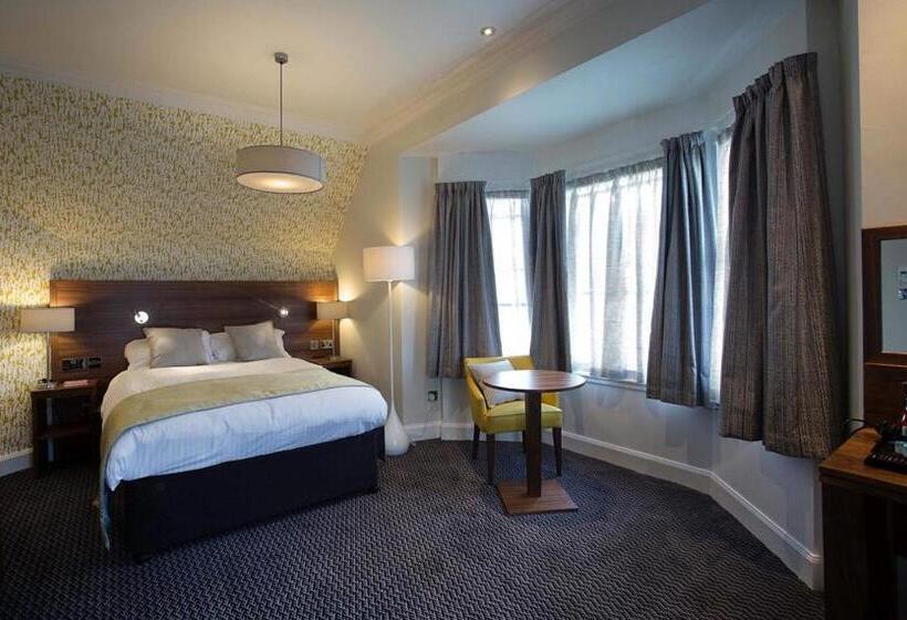 Quarto Estandar, The Cross Keys