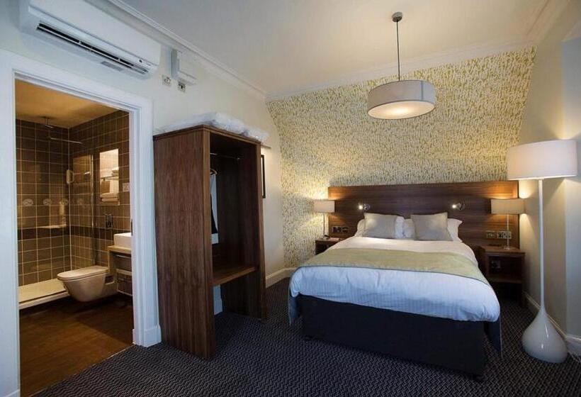 غرفة قياسية, The Cross Keys