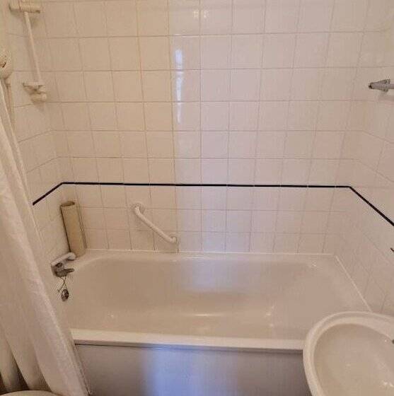 اتاق استاندارد یک نفره, The Richmond