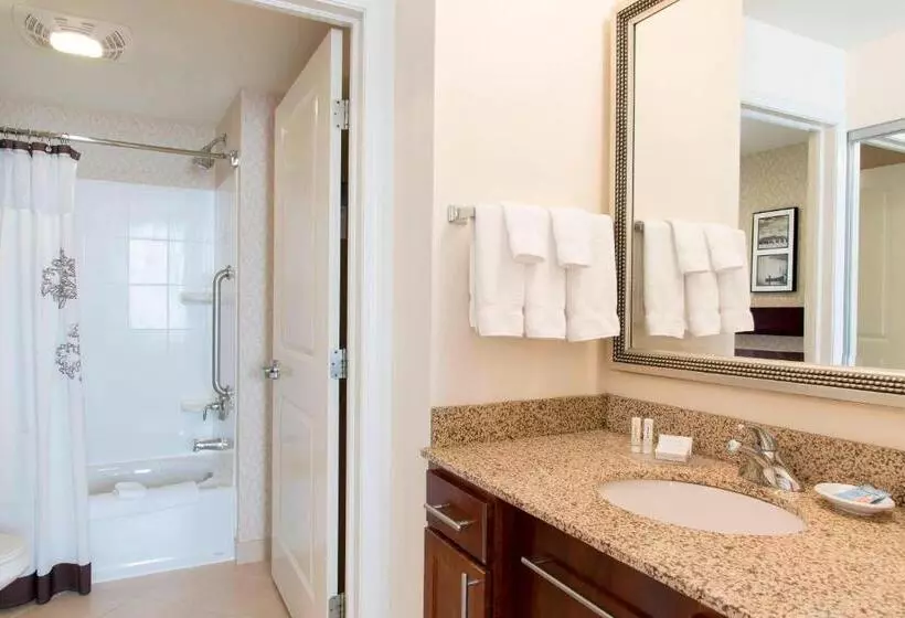 キングサイズベッドのスイートルーム, Residence Inn Moline Quad Cities