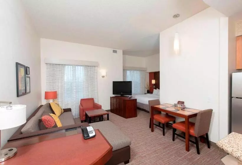 キングサイドベッドのスタンダードワンルーム, Residence Inn Moline Quad Cities