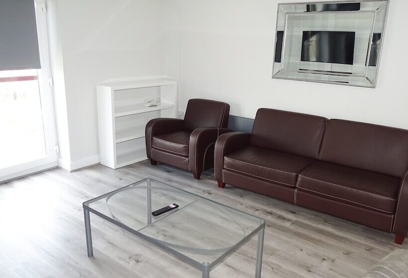 Апартаменты 3 Спальни, Cocoon @ International Inn + Apartments