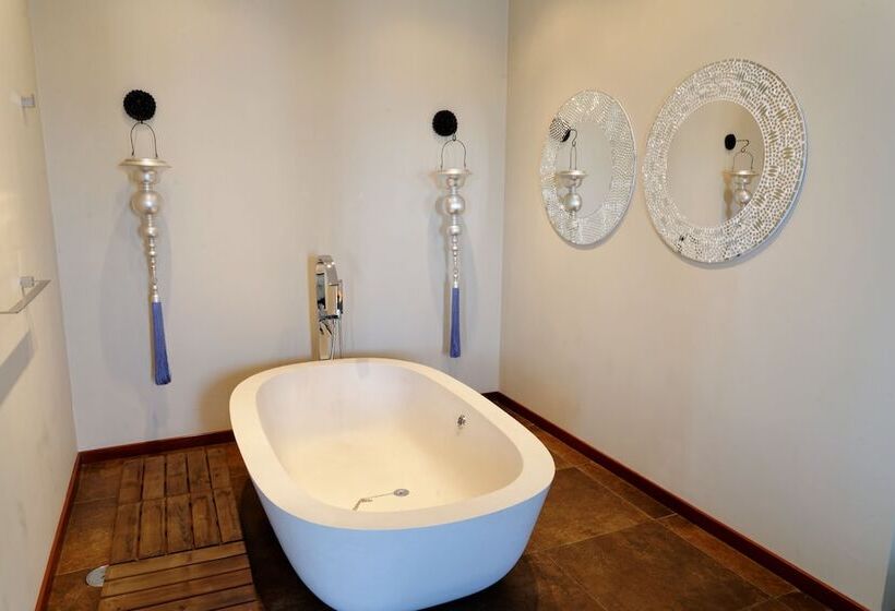 1 Bedroom Penthouse Apartment, Aparthotel Mil Cidades