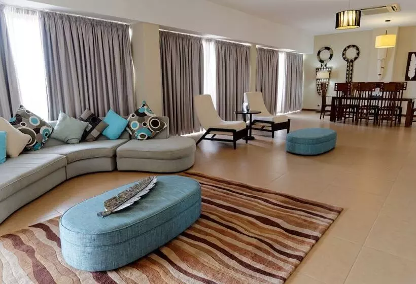 1 Bedroom Penthouse Apartment, Aparthotel Mil Cidades