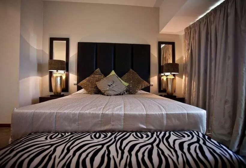 1 Bedroom Penthouse Apartment, Aparthotel Mil Cidades